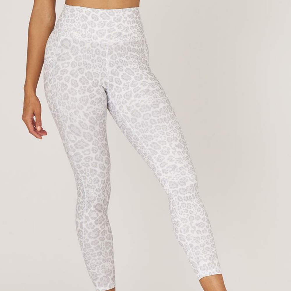 GLYDER White Leopard Leggings